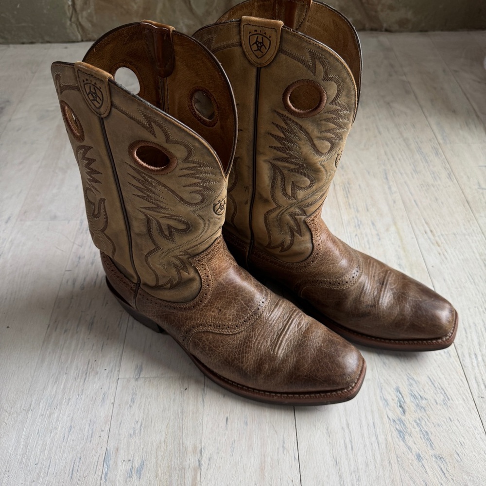 Ariat Men's Tan and Brown Western Boots